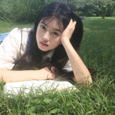 穿着鞋子的贝壳马塞尔