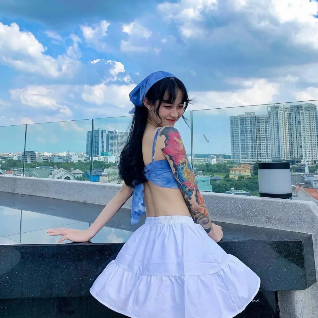 让她走
